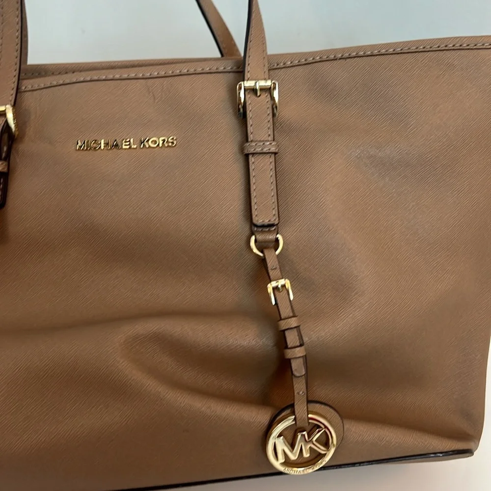VGUC Michael Kors Large Tan Leather Tote - Picture 4 of 11